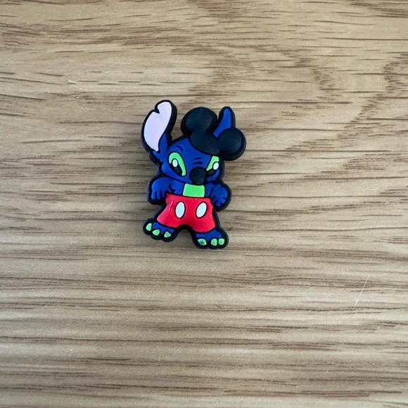 Stitch Assorted Shoe Charms Set - Picture 2 of 13